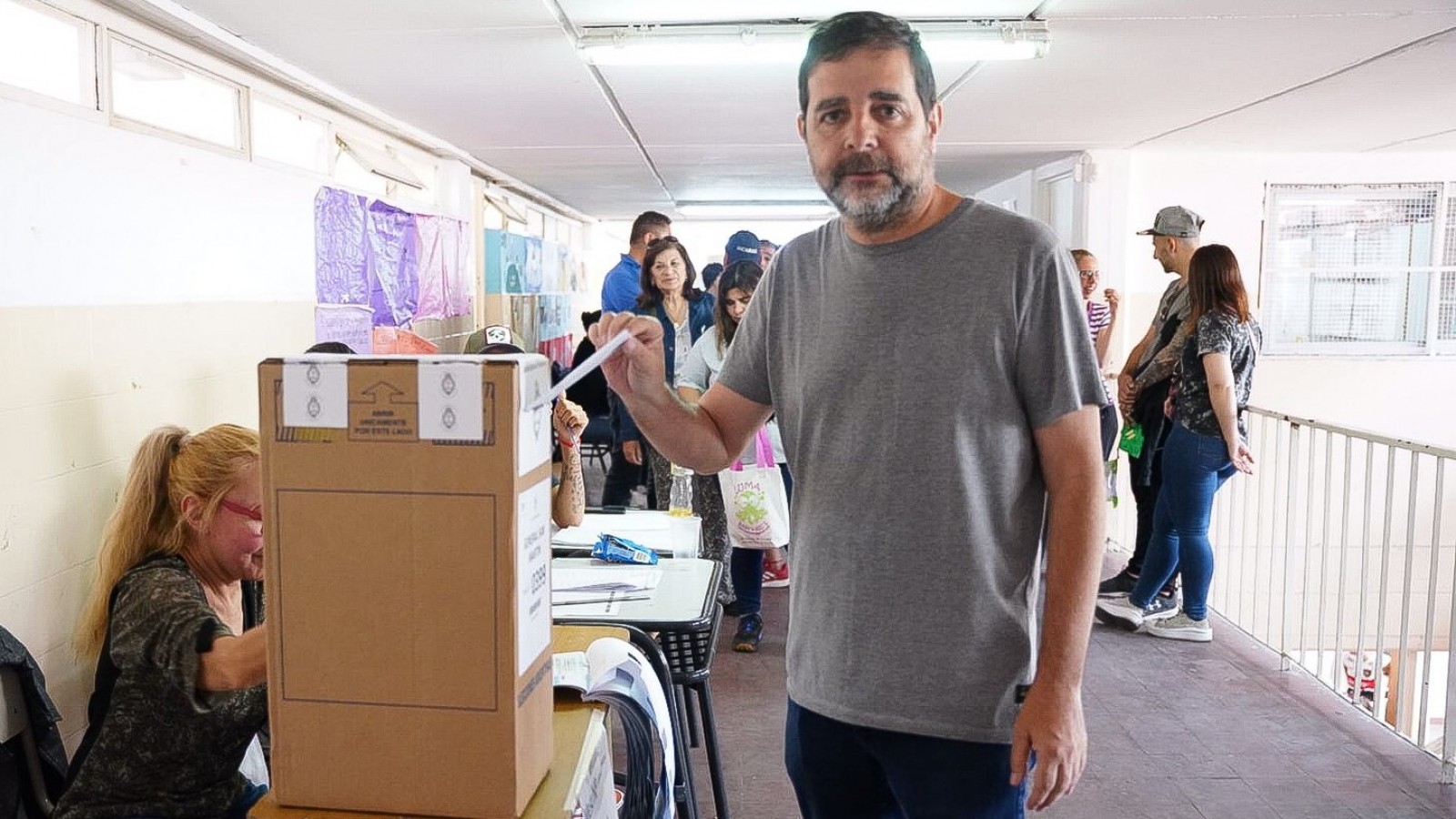 Fernando Moreira: "La mejor manera de celebrar la democracia es saliendo a votar nuestro próximo Presidente"