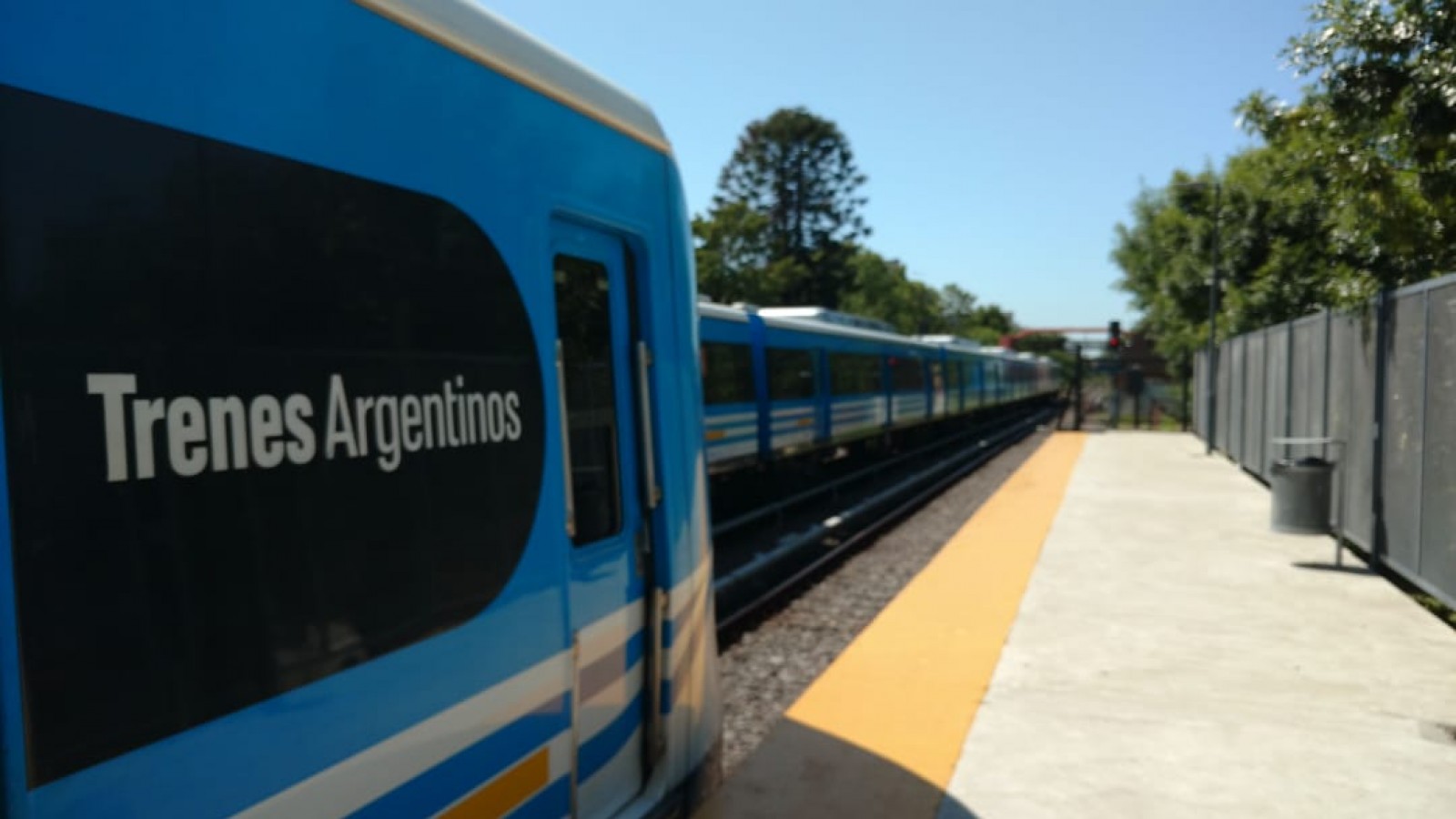 El Gobierno avanza hacia la privatización de Trenes Argentinos: 1.937 despidos y recortes millonarios