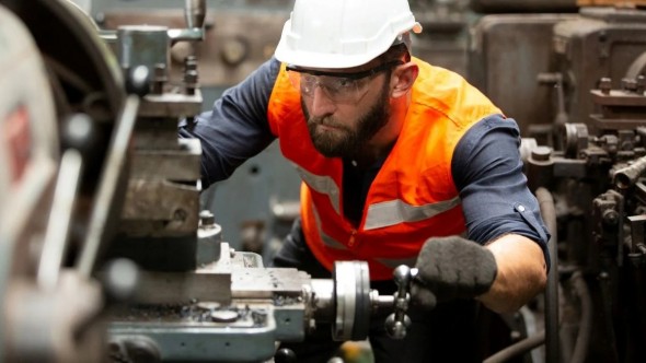 La industria cayó 3,6% en cuatro meses y el sector textil sufrió el mayor desplome en septiembre