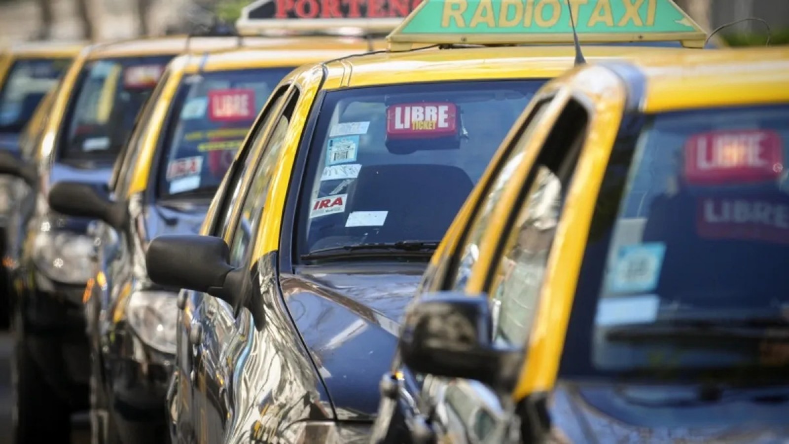 Más presión a los bolsillos: los taxis porteños aumentan un 50% desde este jueves