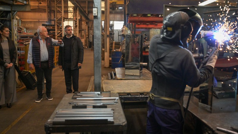 Achával en el Parque Industrial de Moreno: "La producción genera empleo y mejora la calidad de vida de las familias"