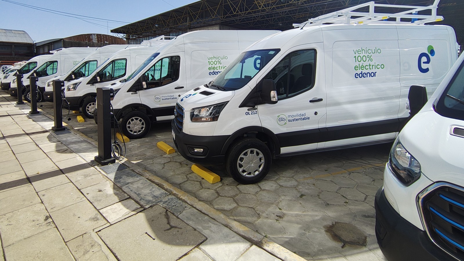 Edenor sigue impulsando la movilidad sustentable con la incorporación de 20 camionetas eléctricas