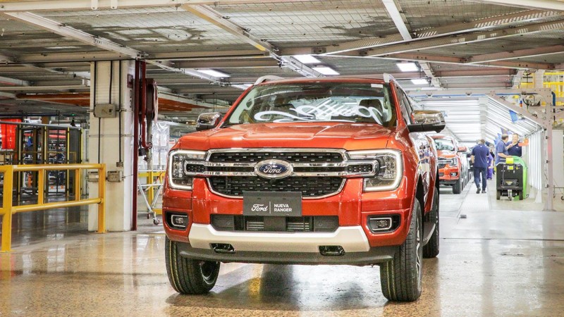 Por la alta demanda regional, Ford aumentará un 15% la producción en 2025 y tendrá más empleados en el país