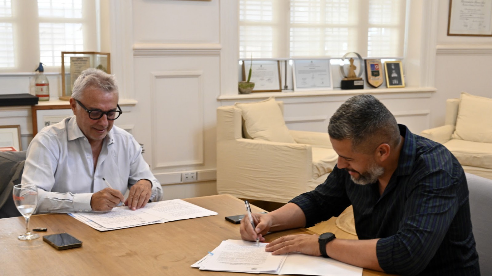 El Municipio de Tigre firmó un convenio con DEICAL para brindar servicios a la comunidad del barrio Las Tunas