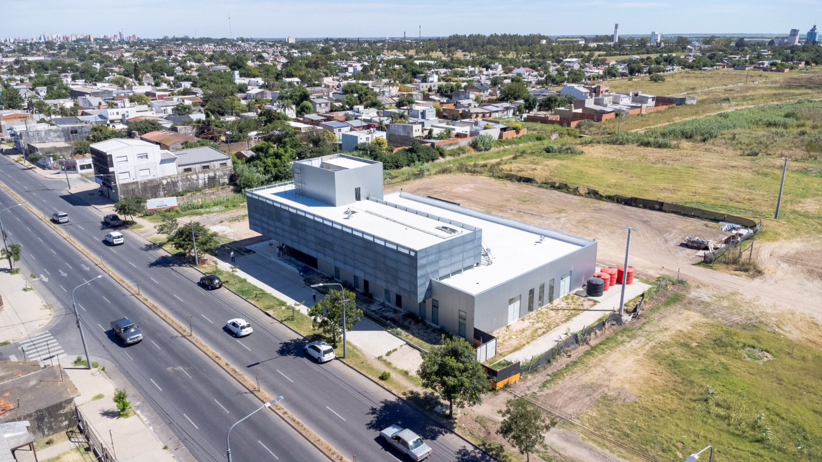 El Municipio de San Nicolás vende el terreno del ex CEMAC para garantizar la finalización del Hospital de la Zona Sur