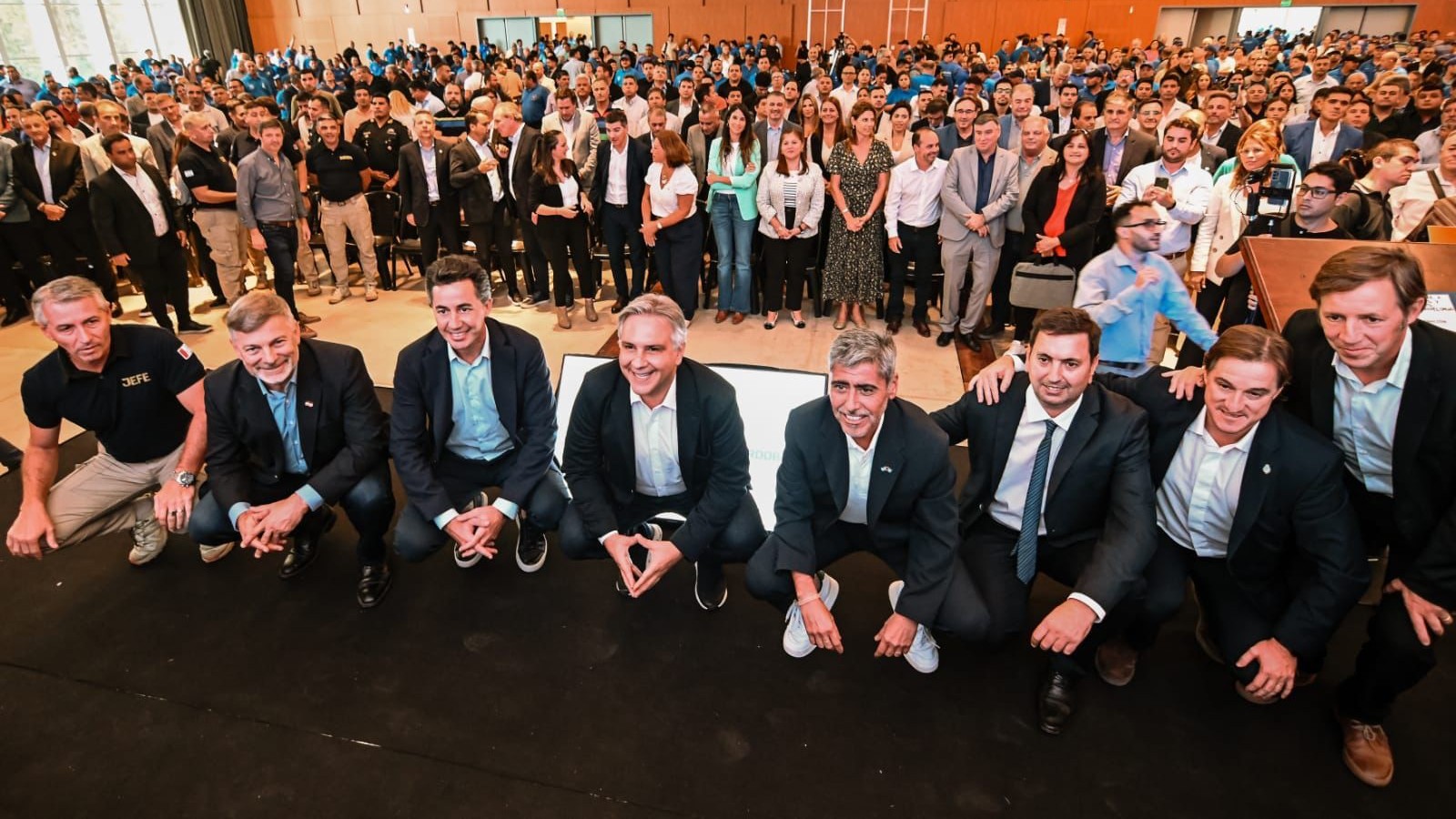 Impactante firma de convenios: 30 municipios de Córdoba se sumaron a Ojos en Alerta