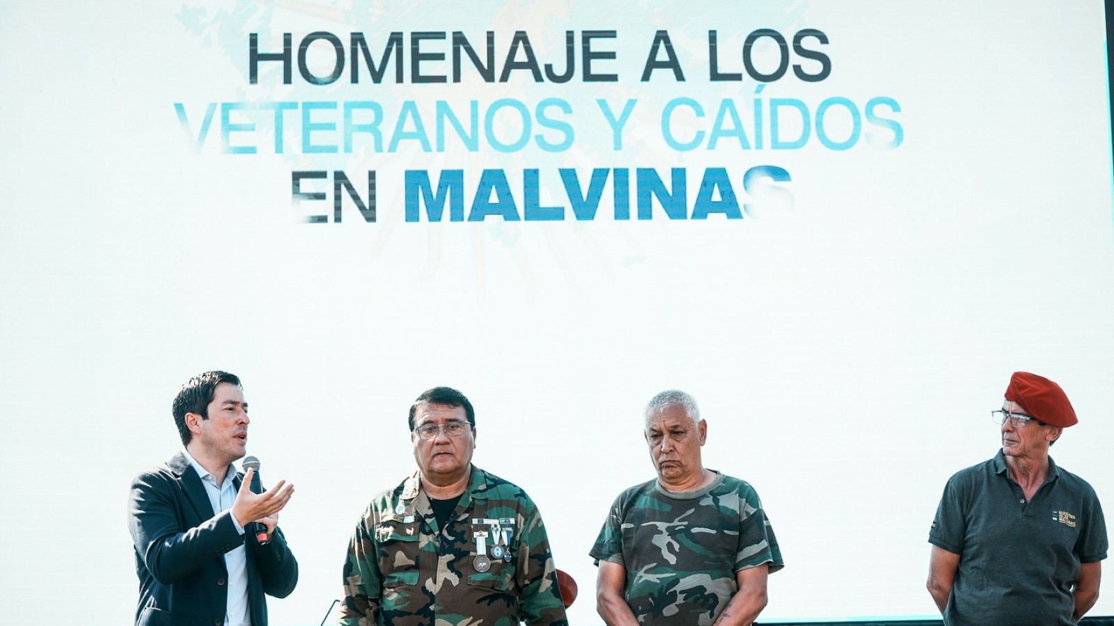 Malvinas Argentinas rindió homenaje a los héroes de la gesta de Malvinas en su 43° aniversario