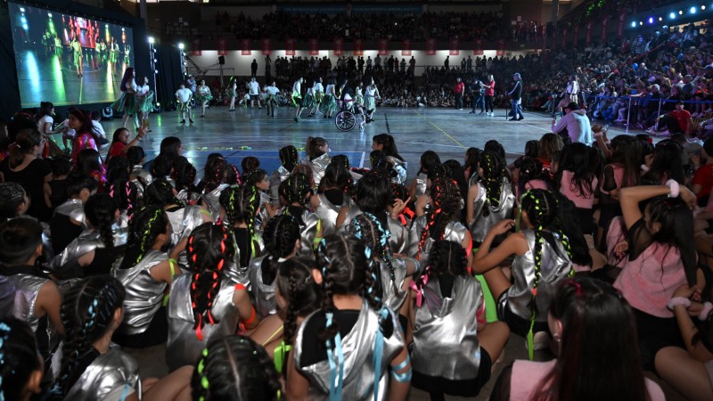 A puro baile y color, el Municipio de Tigre celebró la Gala de Danza Jazz 2025 de los polideportivos