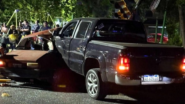 Tragedia en José C. Paz: una pareja murió tras ser embestida por una camioneta y tres niños quedaron huérfanos