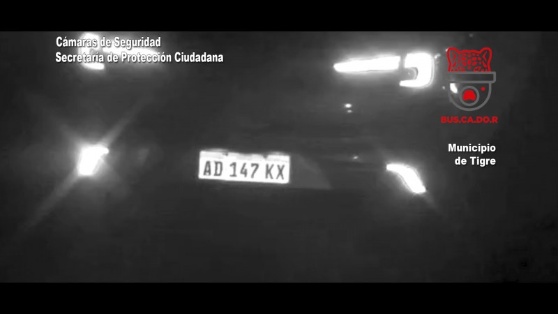 Estaba prófugo de la Justicia, circulaba en un auto con pedido de captura e intentó darse a la fuga: quedó detenido