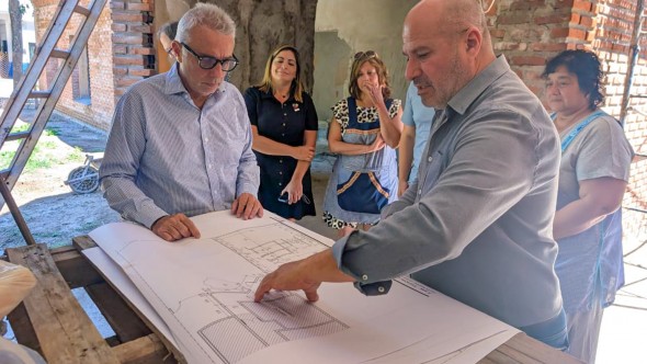 Infraestructura escolar: Julio Zamora supervisó los trabajos de ampliación en el Jardín de Infantes N°935 de Troncos del Talar