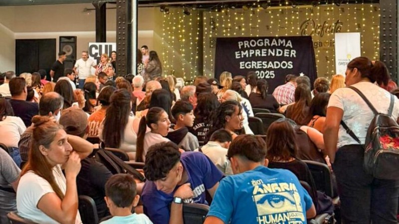 Más de 300 pergaminenses recibieron sus diplomas tras completar los cursos del Programa Emprender