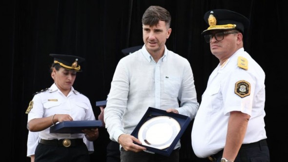 Lucas Ghi distinguió a miembros de las fuerzas que se desempeñan en Morón