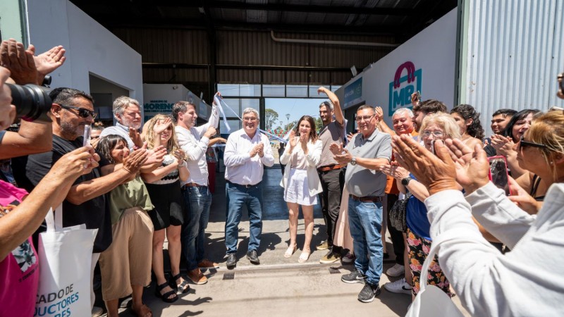 Mariel Fernández encabezó la reinauguración del Mercado Municipal Cuartel V