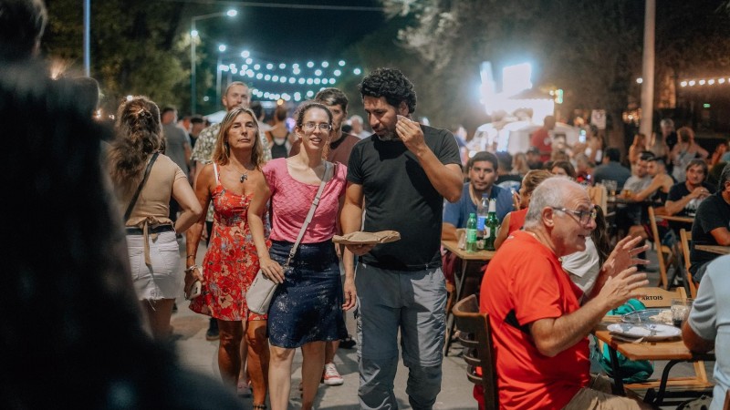 Un clásico de Escobar: la calle Mendoza suma propuestas para este verano