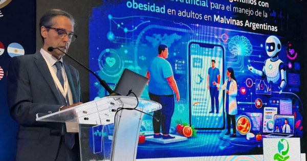 Malvinas Argentinas presentó "Malvibot" en el Congreso Internacional de Cirugía en ... thumbnail