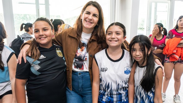 Mariel Fernández encabezó el lanzamiento de las Ligas Municipales de Moreno