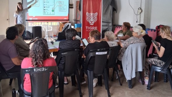 Continúan las capacitaciones de inclusión digital y alimentación saludable del Municipio de Tigre destinada a adultos mayores