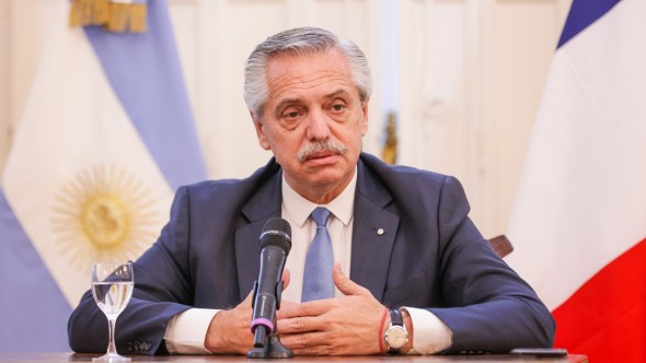 El Presidente afirmó que "nadie" del FdT le dijo que no se puede ser candidato y reivindicó las PASO