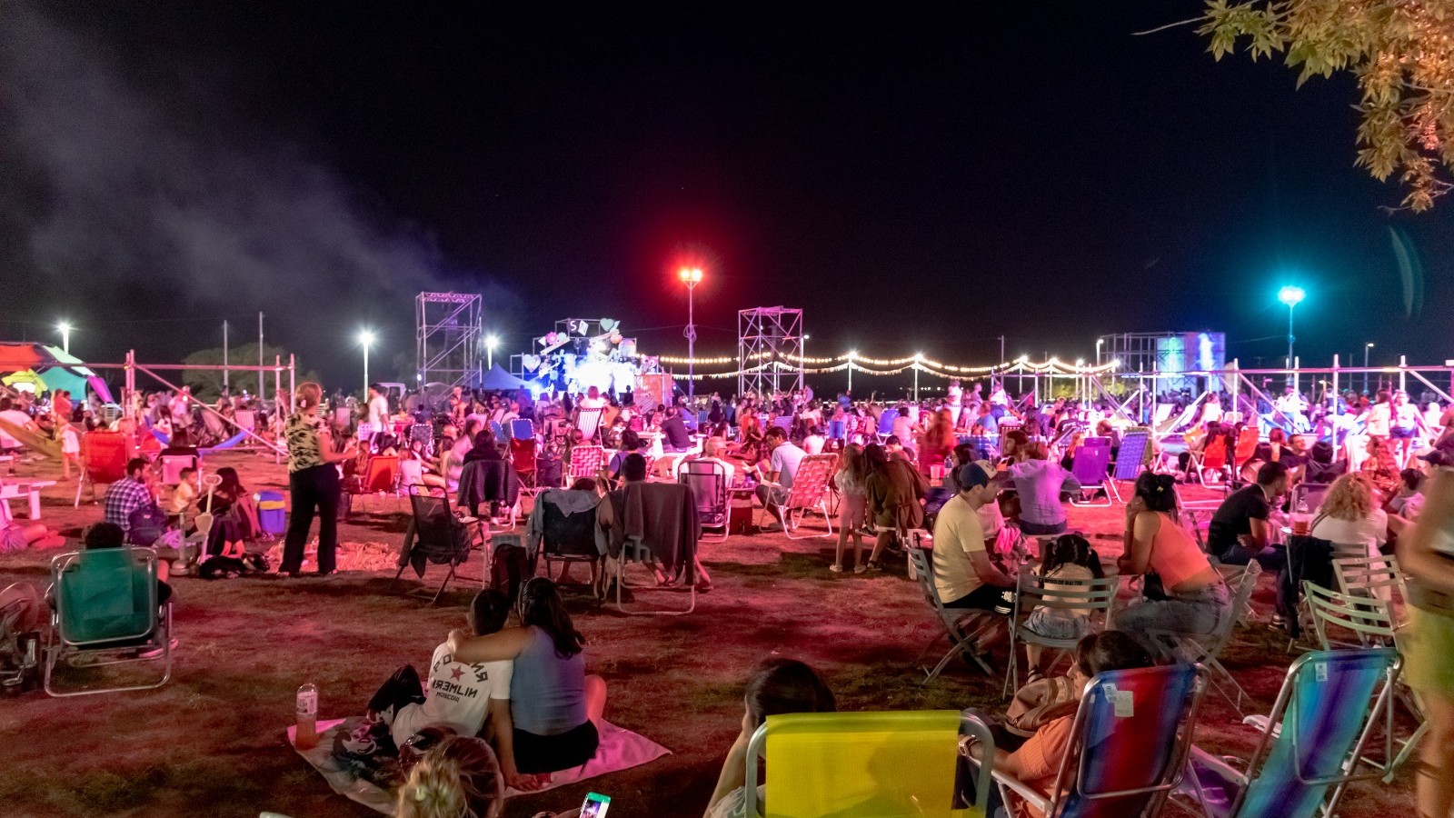 Con muchos juegos y shows musicales, los nicoleños disfrutaron del Picnic Nocturno