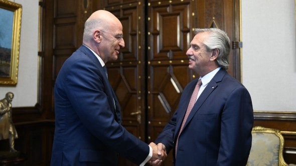 El Presidente recibió al canciller de Grecia con una agenda centrada en el intercambio comercial y el vínculo cultural