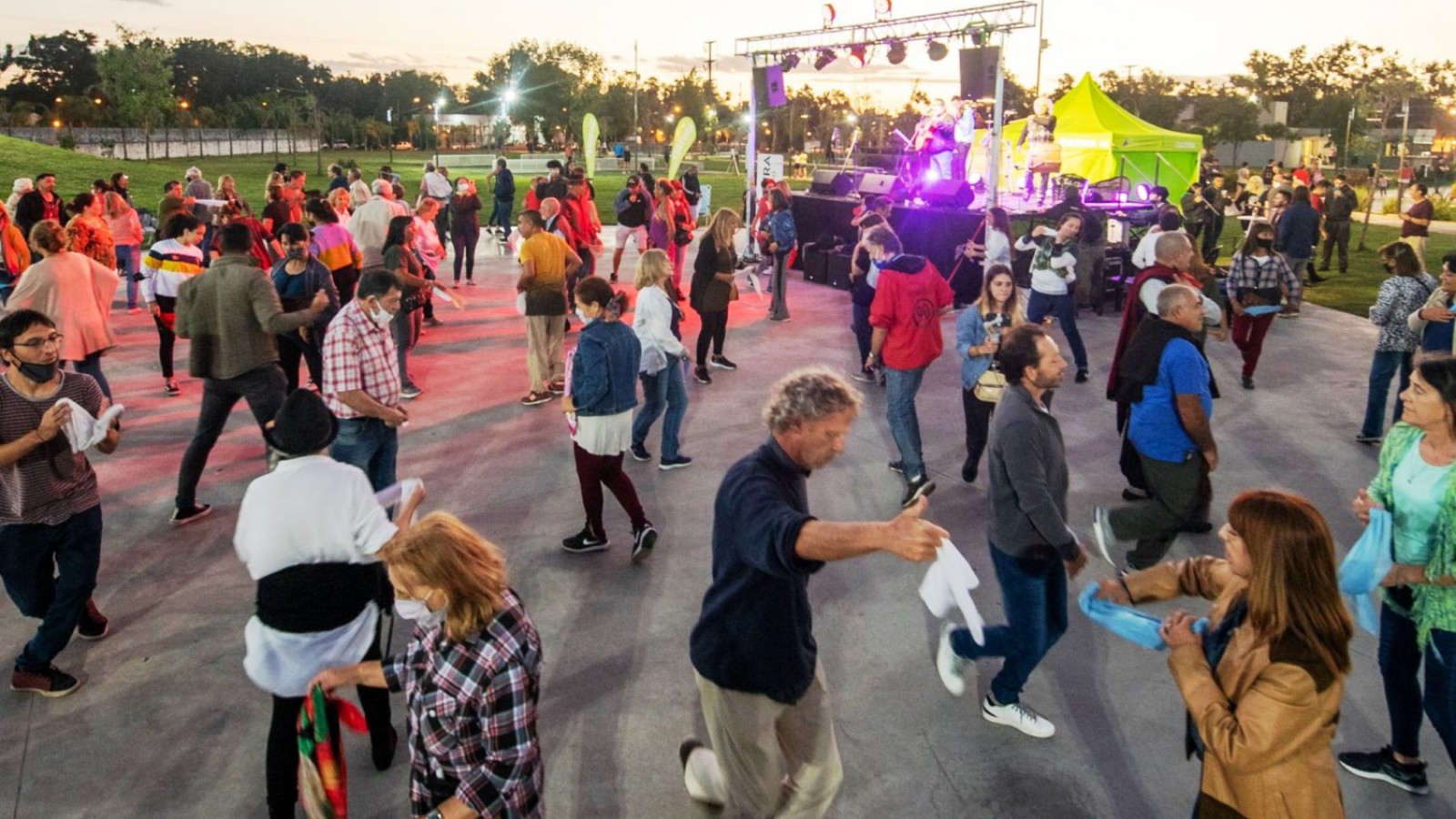 Salsa y bachata este viernes, y una nueva Peña Folklórica este sábado en San Fernando