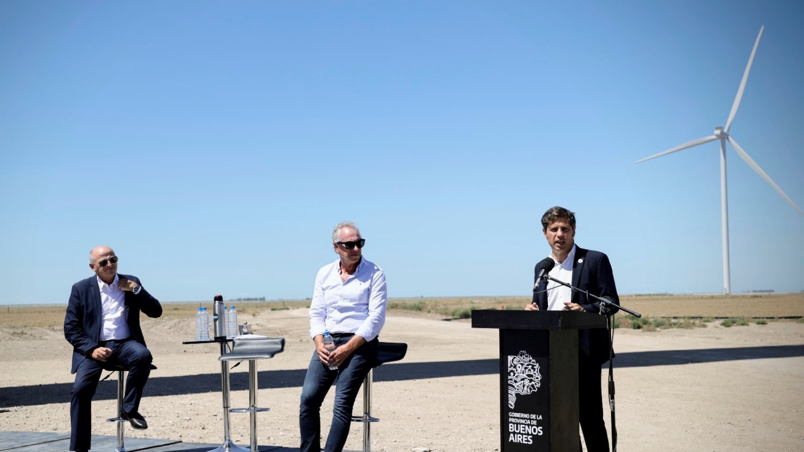 Kicillof recorrió las obras de ampliación del Parque Eólico Pampa Energía IV