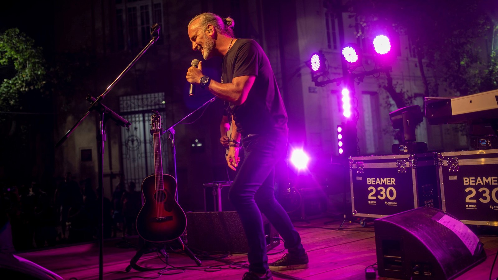Con la presentación de Manuel Wirzt y un festival, Campana celebró "Amores Buenos"