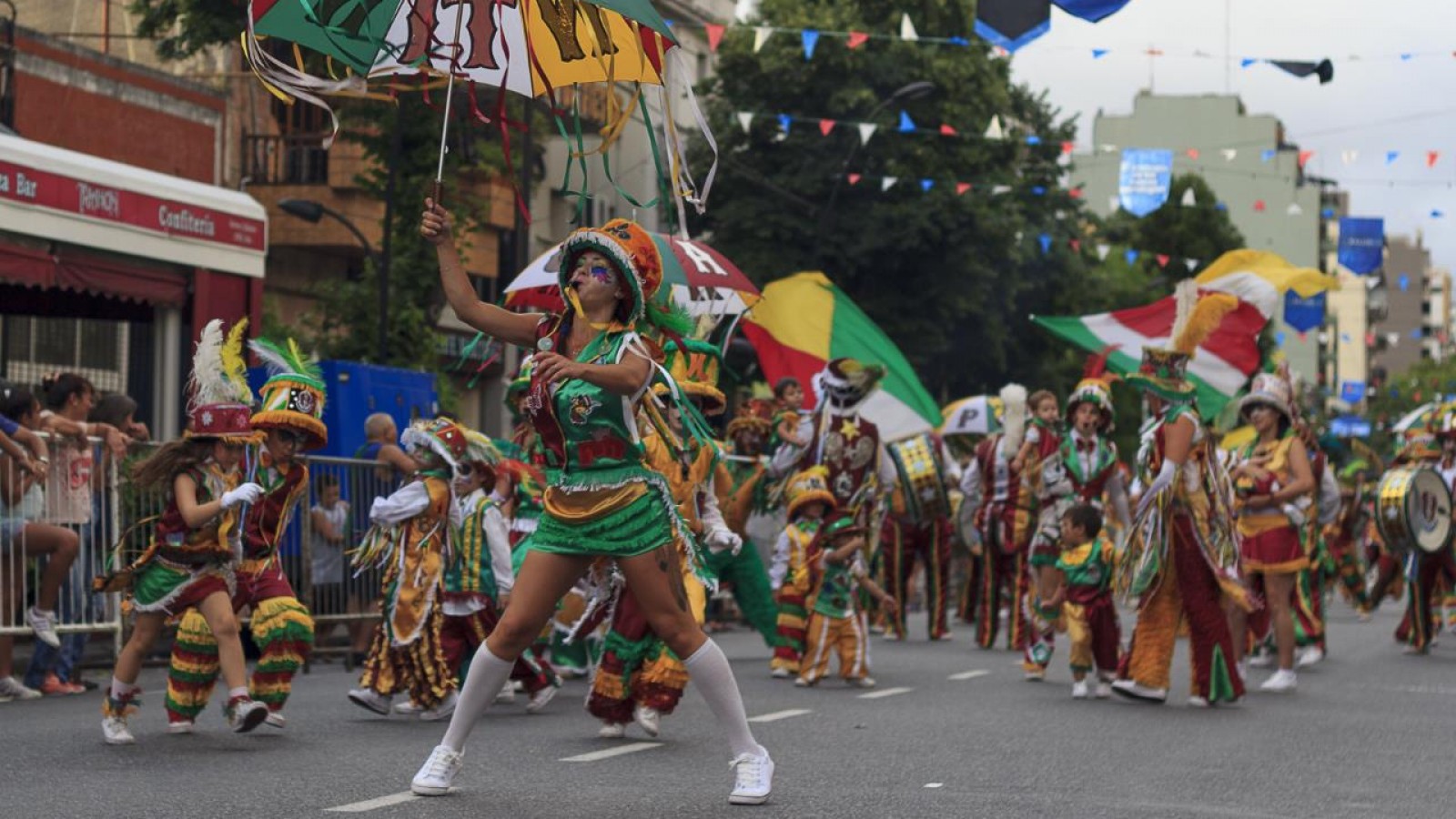 Carnavales, murgas y polos gastronómicos: la oferta de la Ciudad para el próximo fin de semana largo