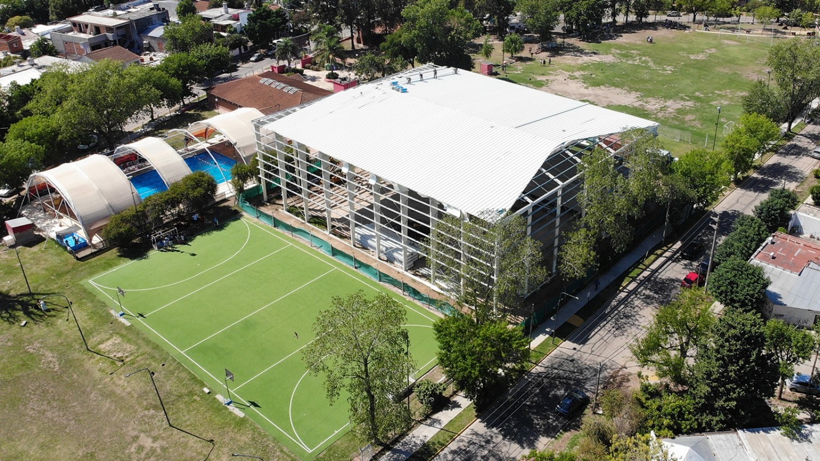 Infraestructura deportiva: avanzan las obras en los nuevos microestadios de Don Torcuato y Benavídez