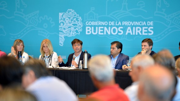 Kicillof presentó la tercera etapa del Plan Integral de Mejoras de Caminos Rurales