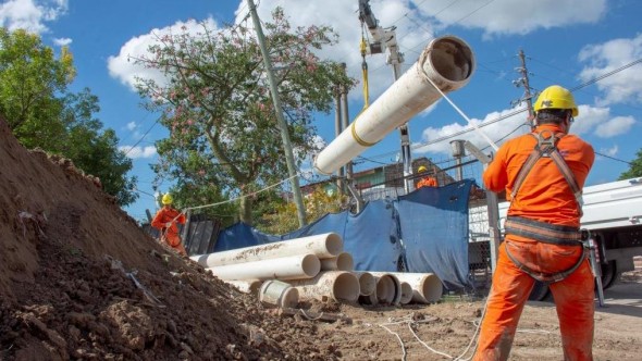AySA renueva una válvula para mejorar el servicio de agua en Don Torcuato, Tigre