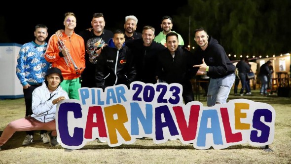 Achával junto a los vecinos celebraron el inicio de los carnavales