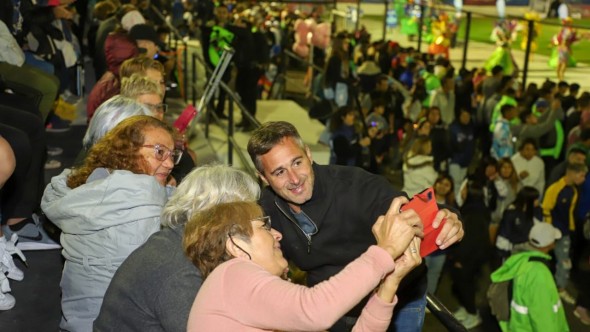Segunda noche de alegría en los carnavales de Pilar