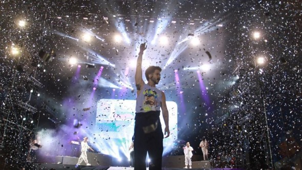 Miles de vecinos disfrutaron la cuarta noche de carnaval, con el cierre de Camilo