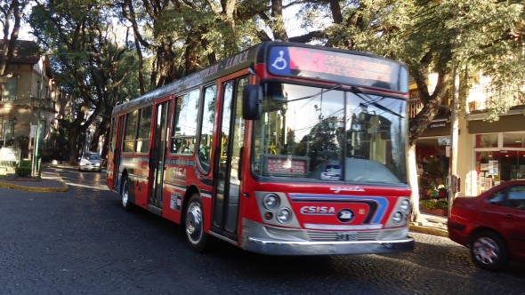 Por un paro a raíz de una deuda salarial, no funcionan unas 50 líneas de colectivos en el AMBA