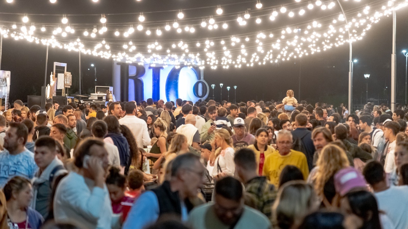 Agustina Gruffat : "Los vecinos de San Nicolás disfrutaron al máximo las propuestas culturales de verano"