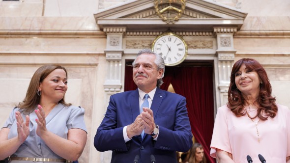 Alberto Fernández: "Construimos la democracia, vivimos en libertad, alcancemos la igualdad"