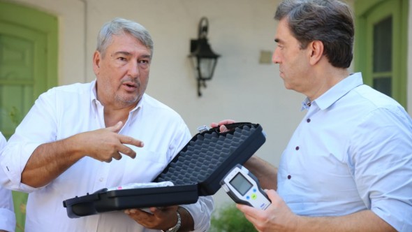 En su visita a Luján, D'Onofrio llevó derechos para el transporte e insumos para combatir el alcohol al volante