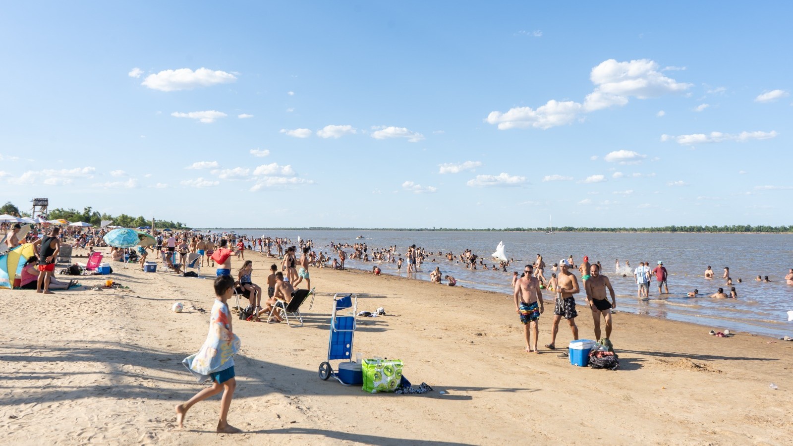 En marzo, se sigue disfrutando de las playas nicoleñas
