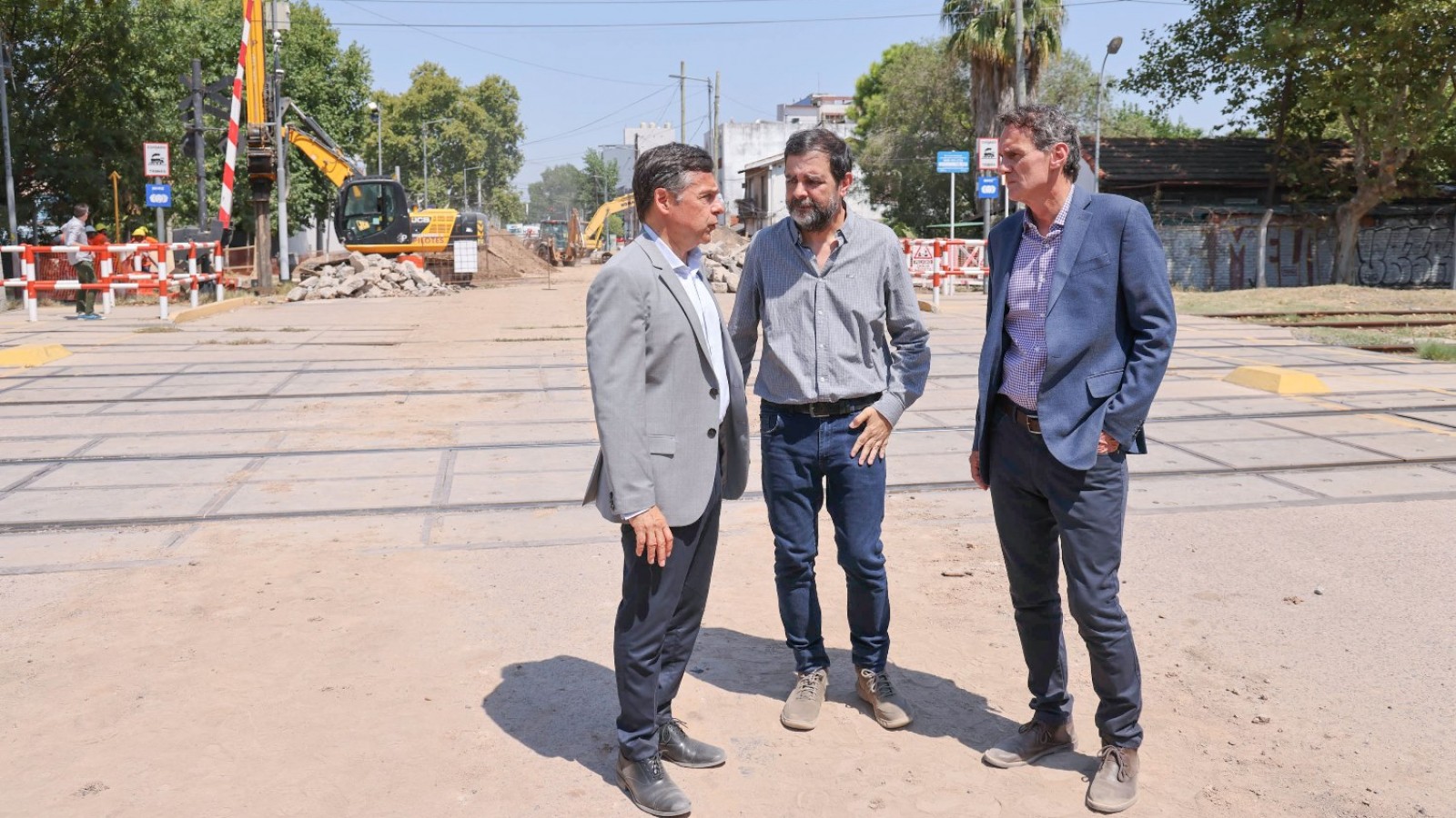 Fernando Moreira, Gabriel Katopodis y Diego Giuliano recorrieron las obras del Paso Bajo Nivel de Perdriel