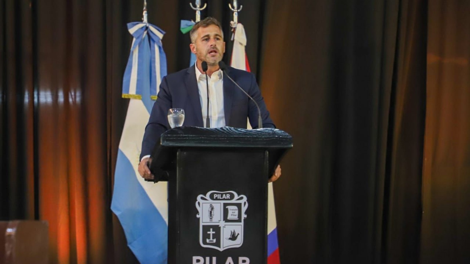 Apertura de sesiones: "Cumplir con las futuras generaciones nos da esperanza de tener un presente y un futuro mejor", afirmó Achával