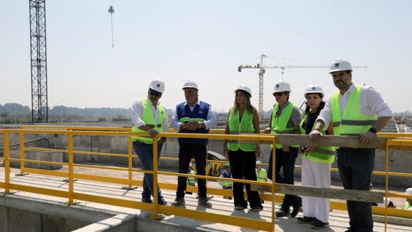 Malena Galmarini recorrió los avances de la obra de Sistema Agua Sur junto a las autoridades de CAF