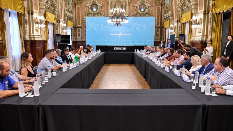 La Provincia cerró el acuerdo paritario con estatales y docentes