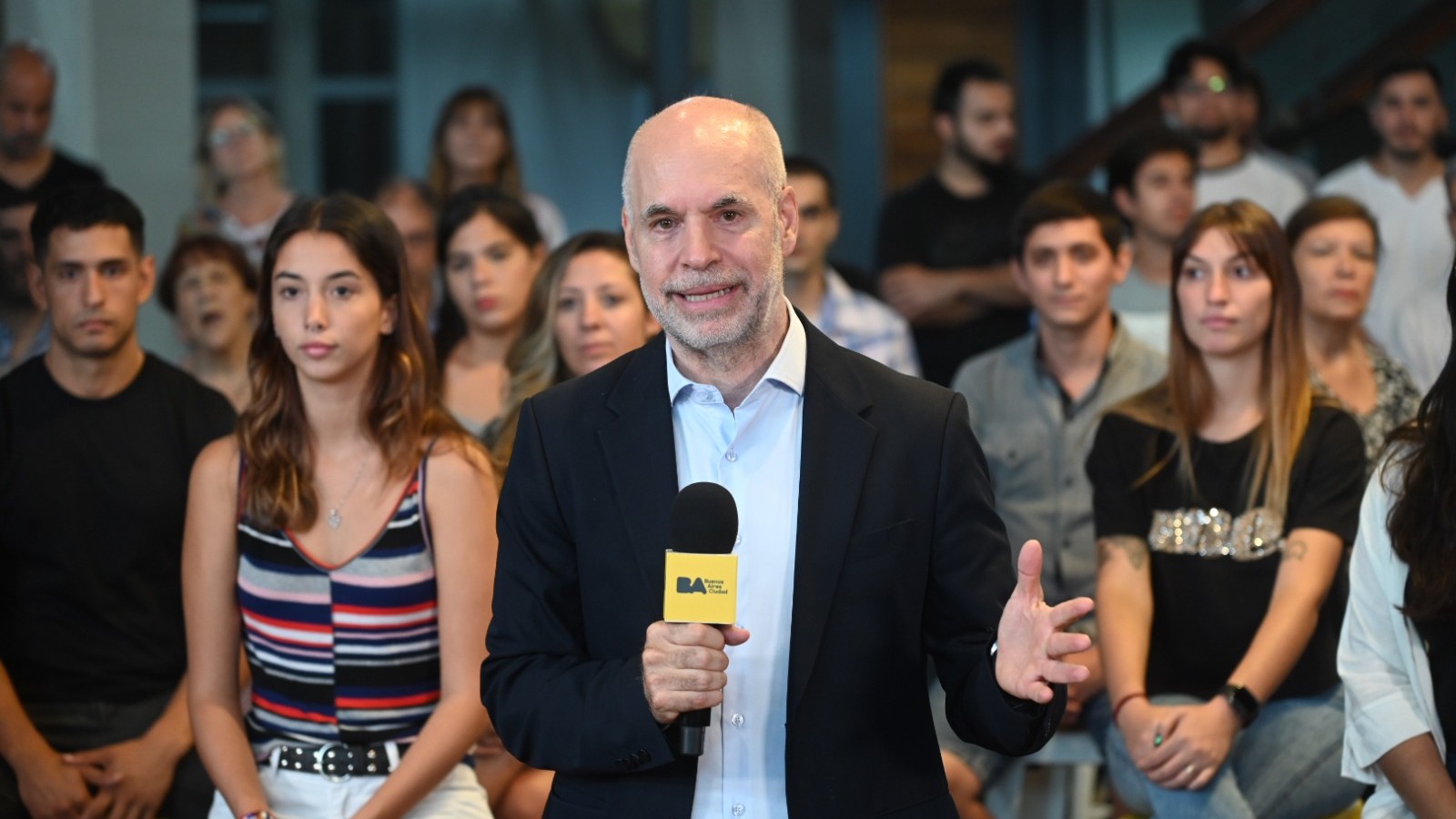 Rodríguez Larreta anunció que elimina el impuesto a las tarjetas de crédito para aliviar a los vecinos ante la crisis económica
