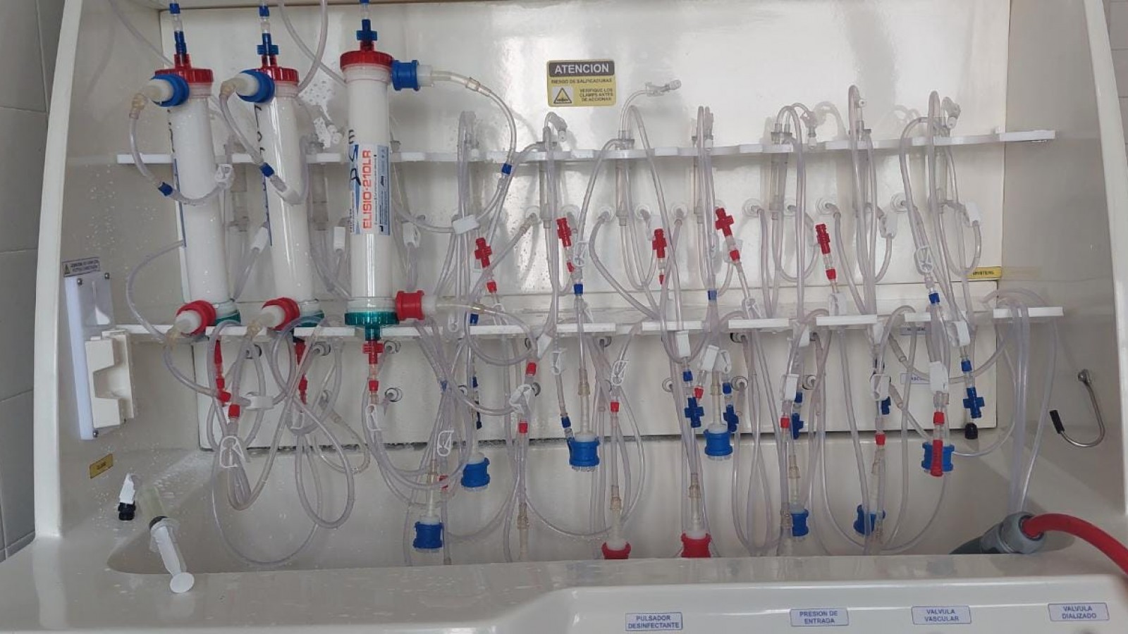 Salud puso en marcha una moderna planta de tratamiento de agua para hemodiálisis en San Martín