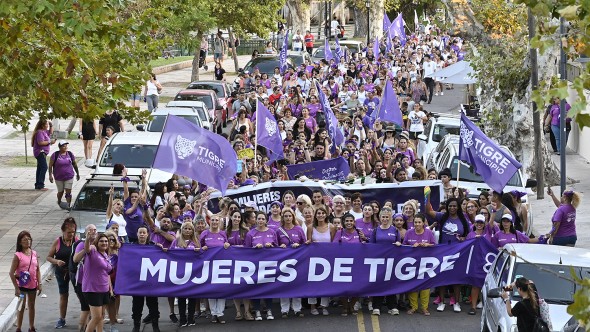 Multitudinaria marcha por el Día Internacional de la Mujer en el Municipio de Tigre
