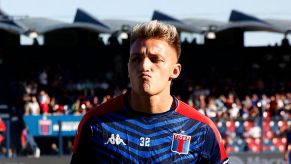 Retegui parte rumbo al Genoa de Italia con la promesa de volver a Tigre