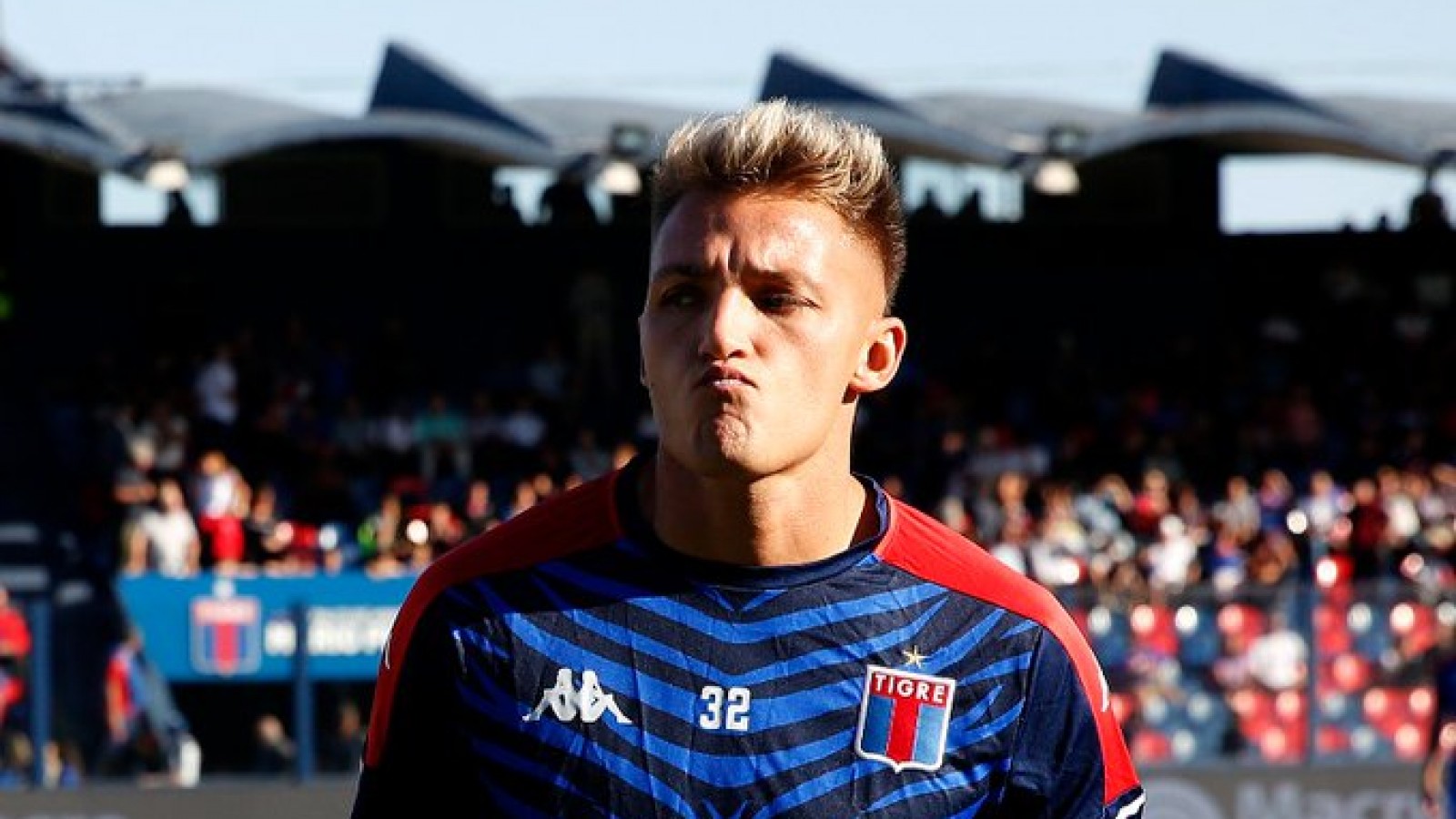 Retegui parte rumbo al Genoa de Italia con la promesa de volver a Tigre