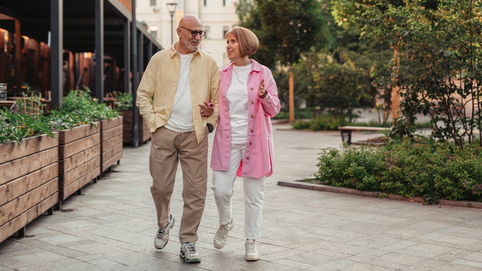 Jubilados y pensionados bonaerenses cobrarán medio aguinaldo y haberes de junio desde jueves 29